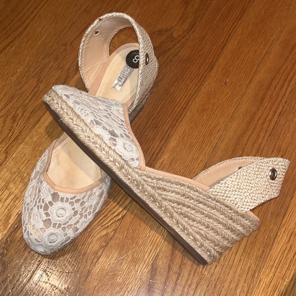 Schutz ladies espadrilles size 8, lacy front, no ribbons - Picture 3 of 8